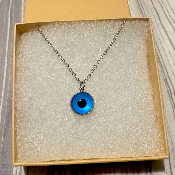 FREE Silver plated 18” evil eye necklace - Picture 1 of 6